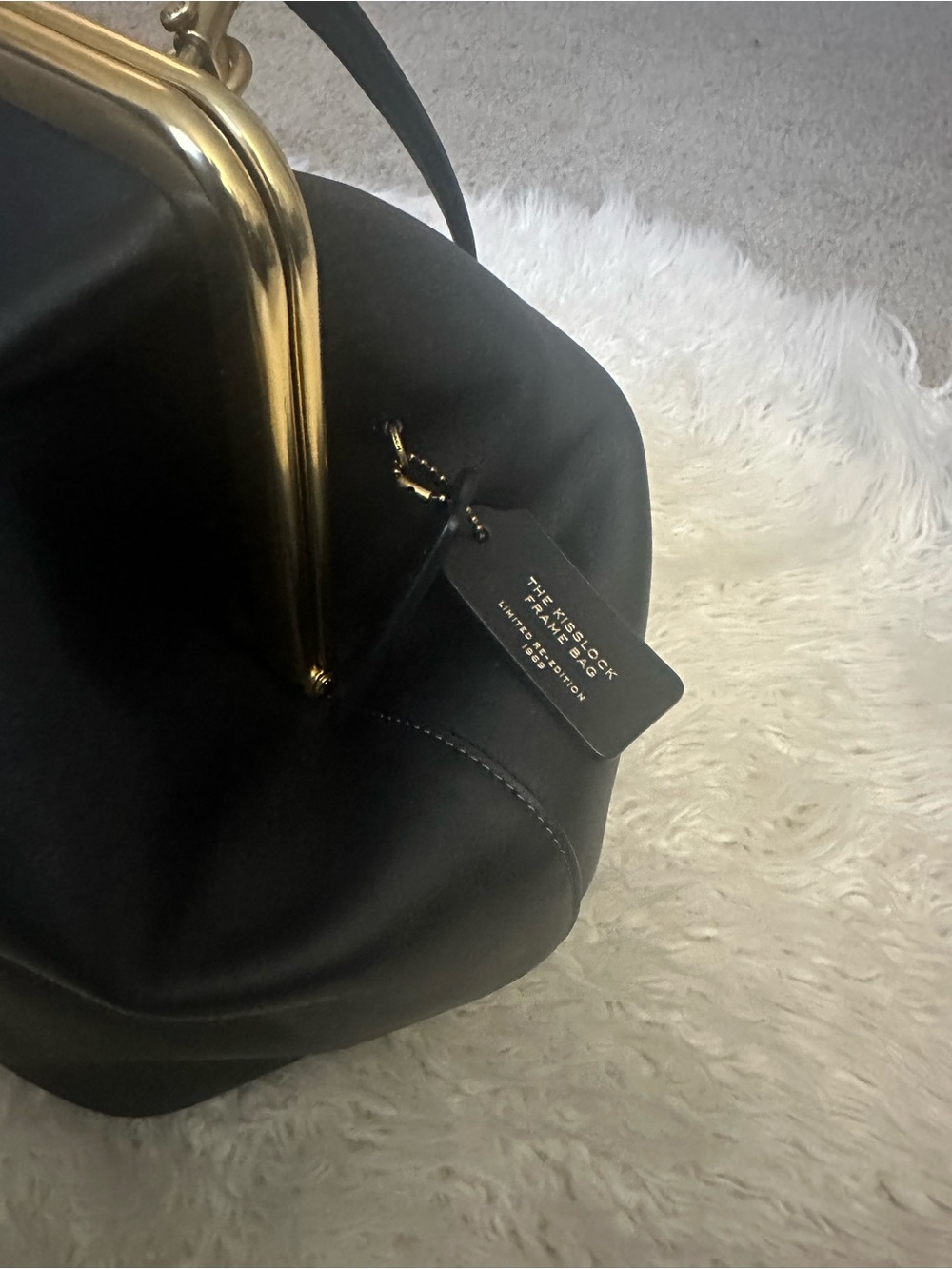 Coach Large Kisslock Bag - Picture 2 of 5